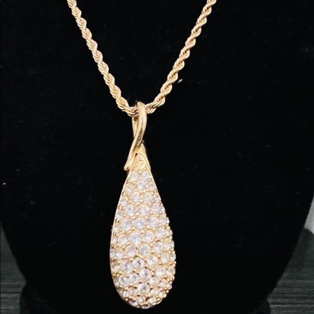 Swarovski
Women's Swarovksi Gold  Graduated Crystal Teardrop Pendant Necklace